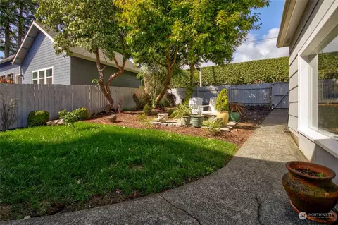 Exterior - 108 E 8th St, Aberdeen, WA 98520 photo 5 of 8