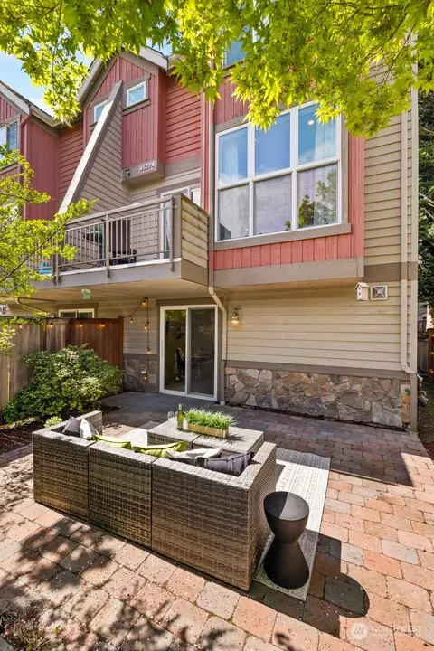 4527 A 40th Ave SW, Seattle, WA 98116