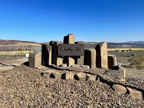 341 Bridgeview Dr, Vantage, WA 98950