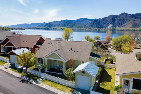 111 Swashbuckler Ln, Oroville, WA 98844