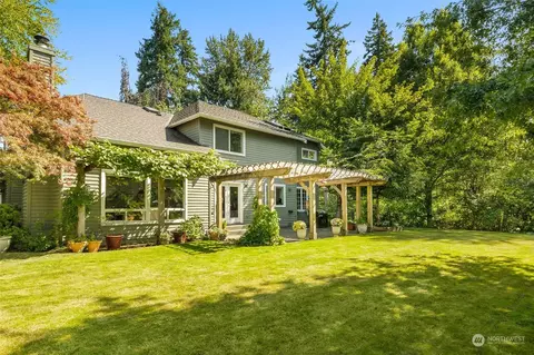 16727 SE 48th Pl, Bellevue, WA 98006