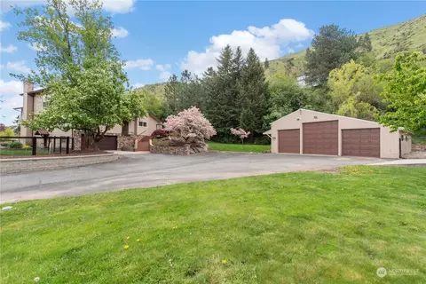 2811 Number 1 Canyon Rd, Wenatchee, WA 98801