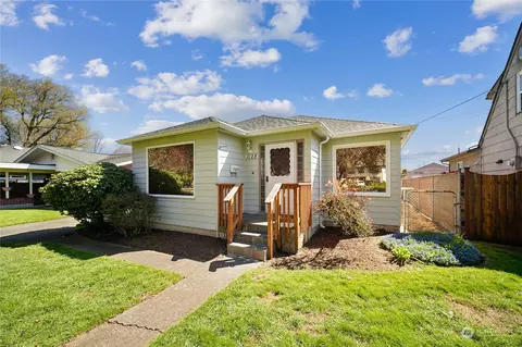 1128 20th Ave, Longview, WA 98632