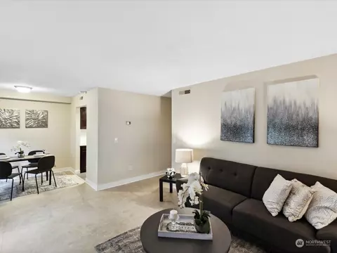 12021 100th Ave NE #3B, Kirkland, WA 98034