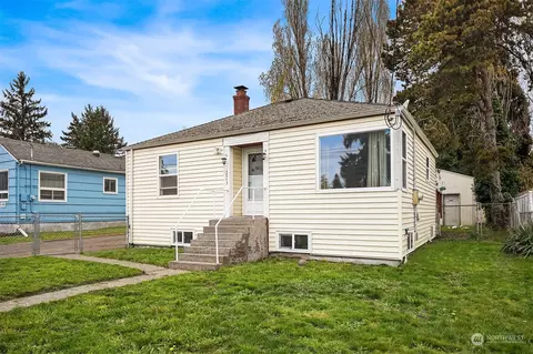 12043 22nd Ave S, Seattle, WA 98168