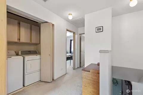 Kitchen - 1019 E Broad St, Bremerton, WA 98310 photo 6 of 6