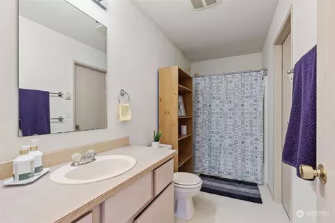 Bath - 1019 E Broad St, Bremerton, WA 98310 photo 2 of 3