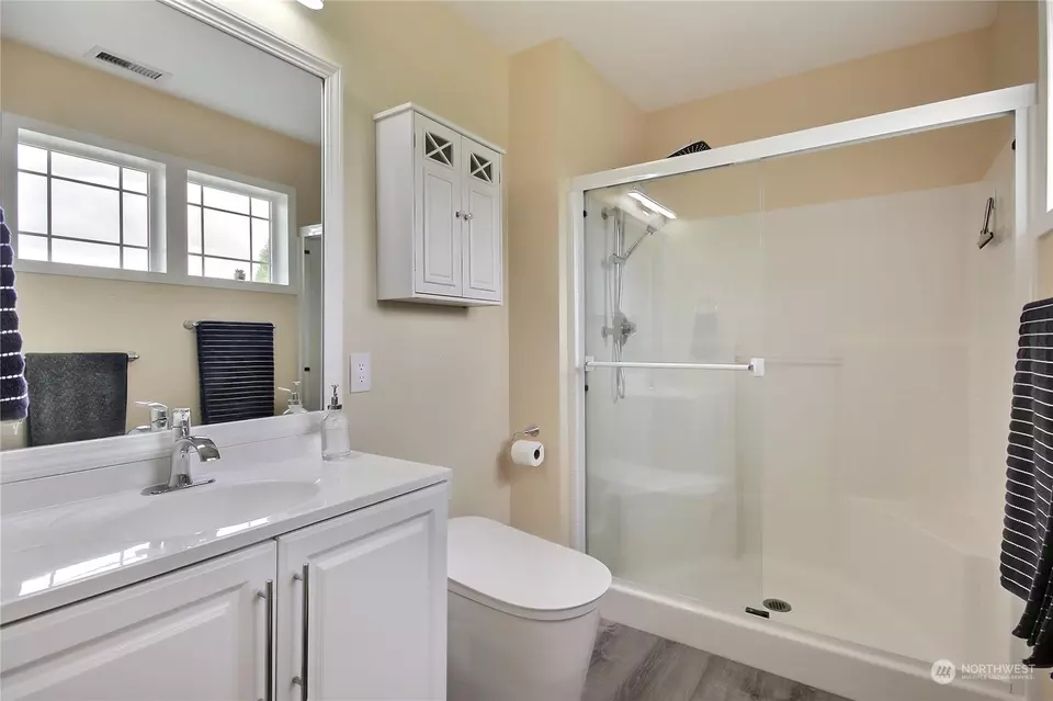 Bath - 2817 Hannen St, Dupont, WA 98327 photo 4 of 4