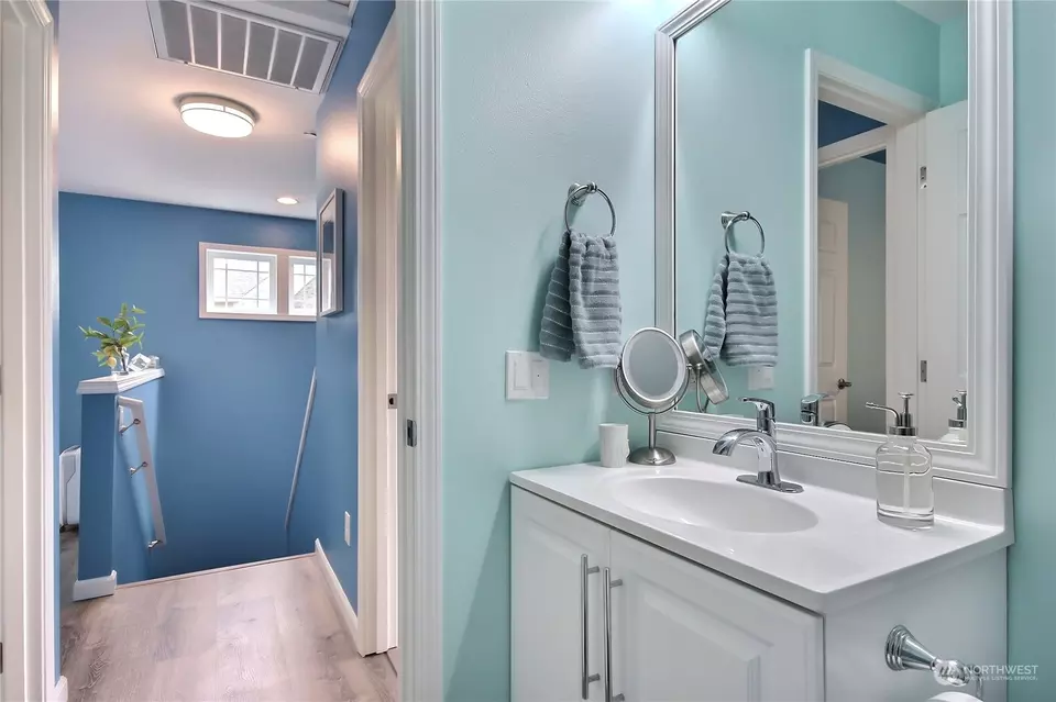 Bath - 2817 Hannen St, Dupont, WA 98327 photo 2 of 4