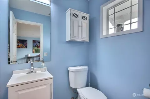 Bath - 2817 Hannen St, Dupont, WA 98327 photo 1 of 4