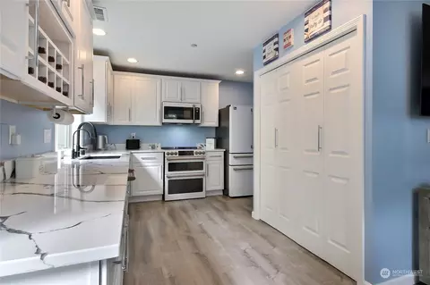 Kitchen - 2817 Hannen St, Dupont, WA 98327 photo 1 of 3