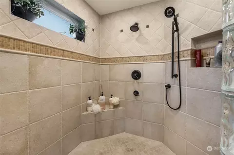 Bath - 14622 153rd St E, Orting, WA 98360 photo 3 of 3