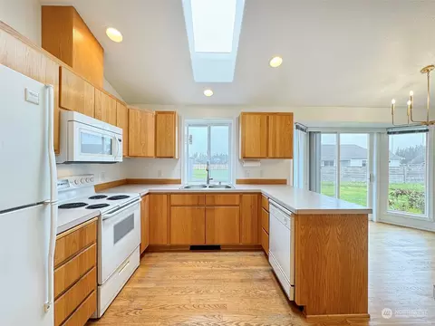 Kitchen - 60 Heron Way, Sequim, WA 98382 photo 4 of 5