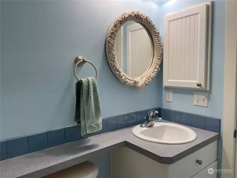 Bath - 2001 196th St, Long Beach, WA 98631 photo 5 of 5