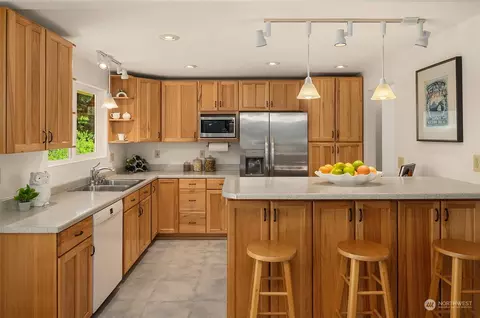 Kitchen - 23611 48th Ave SE, Bothell, WA 98021 photo 1 of 3