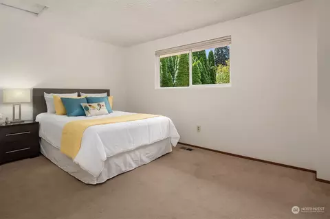 Bedroom - 23611 48th Ave SE, Bothell, WA 98021 photo 3 of 4