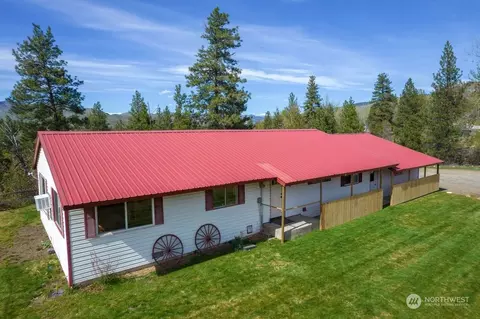 414 Bluff St, Winthrop, WA 98862