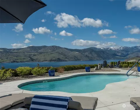 240 Crystal Dr, Chelan, WA 98816