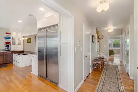 Kitchen - 531 Alverson Blvd, Everett, WA 98201 photo 5 of 5