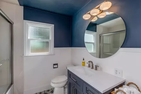 Bath - 531 Alverson Blvd, Everett, WA 98201 photo 1 of 2