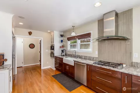 Kitchen - 531 Alverson Blvd, Everett, WA 98201 photo 3 of 5