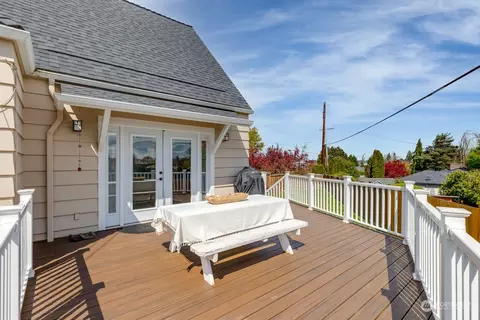 Exterior - 531 Alverson Blvd, Everett, WA 98201 photo 6 of 10