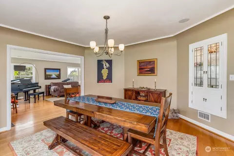Dining - 531 Alverson Blvd, Everett, WA 98201 photo 2 of 2