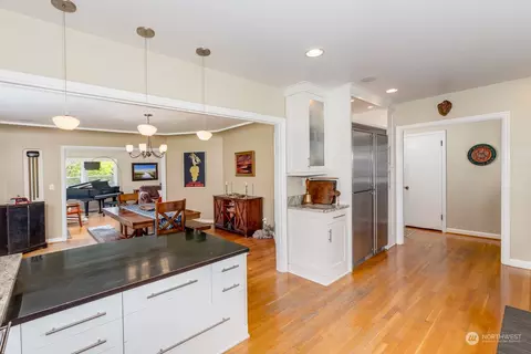 Kitchen - 531 Alverson Blvd, Everett, WA 98201 photo 4 of 5