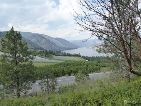 998 Upper Ridge Rd, Chelan, WA 98816