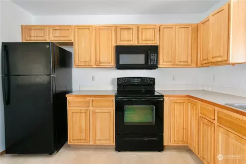 Kitchen - 234 166th St E, Spanaway, WA 98387 photo 1 of 2