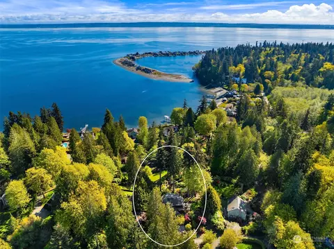 9402 Endicott St, Bainbridge Island, WA 98110