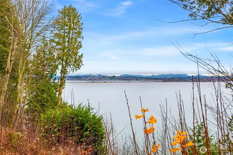5528 Pine Siskin Rd, Blaine, WA 98230