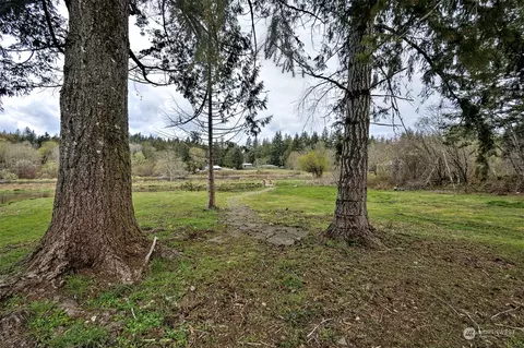 Exterior - 6545 E Grapeview Loop Rd, Allyn, WA 98524 photo 14 of 15