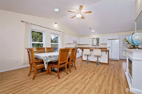 Dining - 6545 E Grapeview Loop Rd, Allyn, WA 98524 photo 1 of 1