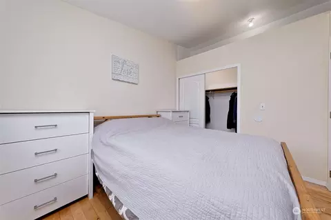 Bedroom - 6545 E Grapeview Loop Rd, Allyn, WA 98524 photo 2 of 4