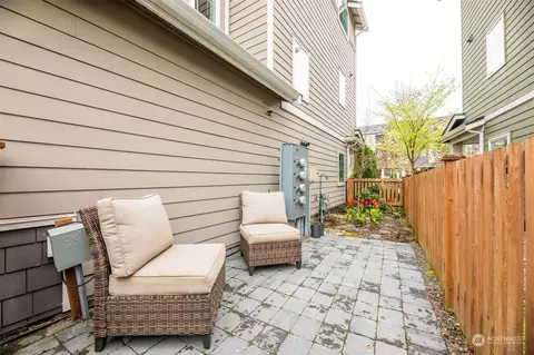 Exterior - 3458 31st Dr, Everett, WA 98201 photo 7 of 8