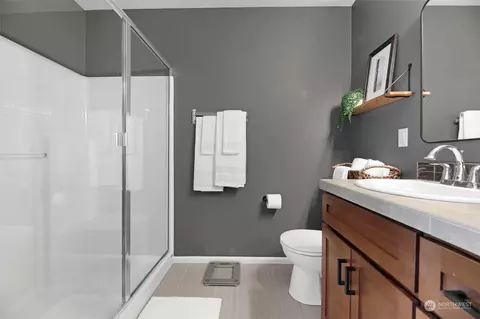 Bath - 3458 31st Dr, Everett, WA 98201 photo 4 of 5