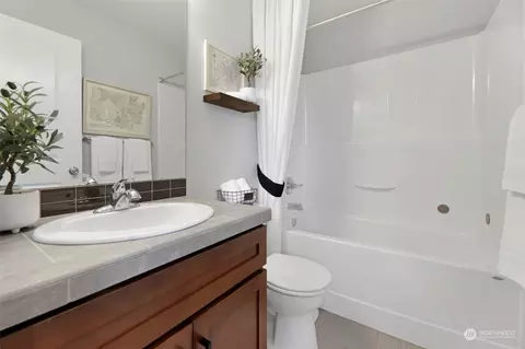 Bath - 3458 31st Dr, Everett, WA 98201 photo 5 of 5