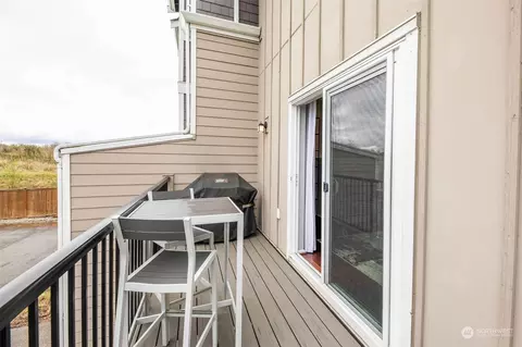 Exterior - 3458 31st Dr, Everett, WA 98201 photo 5 of 8
