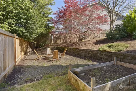 Exterior - 4511 114th Pl SE, Everett, WA 98208 photo 6 of 8
