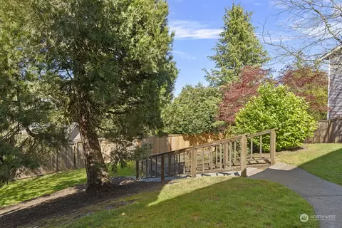 View/Area - 4511 114th Pl SE, Everett, WA 98208 photo 2 of 3