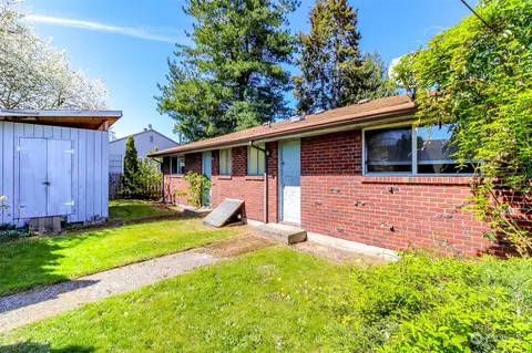 9502 Whitman Ave SW, Lakewood, WA 98499