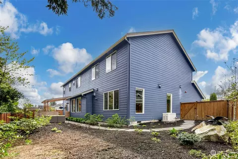 Exterior - 23815 3rd Dr SE, Bothell, WA 98021 photo 7 of 8