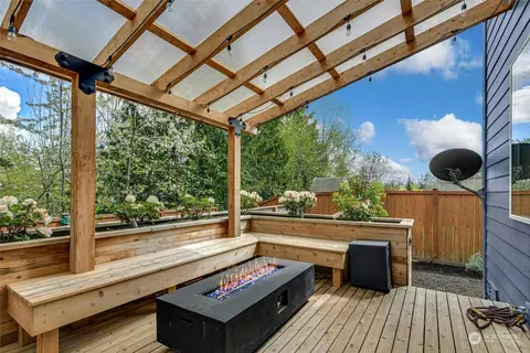 Exterior - 23815 3rd Dr SE, Bothell, WA 98021 photo 4 of 8