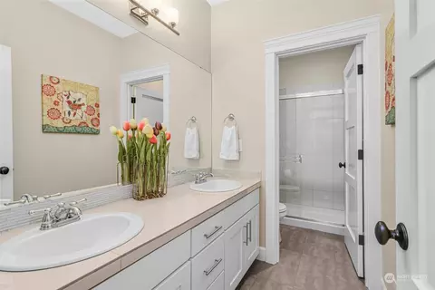 Bath - 23815 3rd Dr SE, Bothell, WA 98021 photo 5 of 5