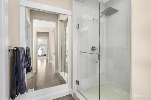Bath - 23815 3rd Dr SE, Bothell, WA 98021 photo 4 of 5
