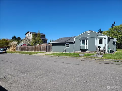 402 N Ennis St, Port Angeles, WA 98362