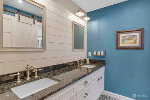 Bath - 1232 144th Pl SE, Mill Creek, WA 98012 photo 3 of 4