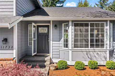 Exterior - 11732 44th Dr SE, Everett, WA 98208 photo 5 of 15