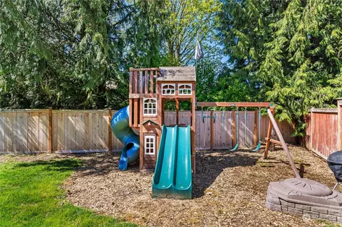 Exterior - 11732 44th Dr SE, Everett, WA 98208 photo 13 of 15